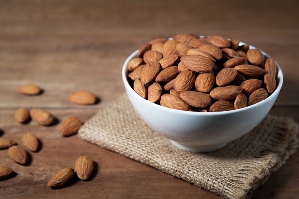 قیمت بادام درختی